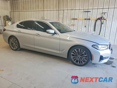 Czwarte zdjęcie samochodu z boku: 2021 BMW 530 XI VIN:WBA13BJ08MCF83590 - miniatura