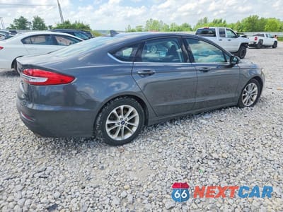 Trzecie zdjęcie samochodu z tyłu: 2020 FORD FUSION SE VIN:3FA6P0HD9LR150678 - miniatura