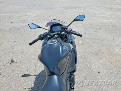 Zdjęcie 6 z 9 samochodu: 2026 KAWASAKI EX650 R VIN:ML5EXER15TDAJ5405 - miniatura