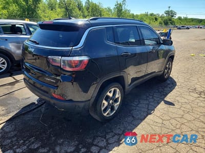 Trzecie zdjęcie samochodu z tyłu: 2018 JEEP COMPASS LIMITED VIN:3C4NJDCB0JT332516 - miniatura