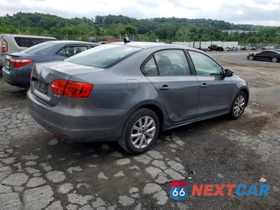 Trzecie zdjęcie samochodu z tyłu: 2012 VOLKSWAGEN JETTA SE VIN:3VWDP7AJ7CM301909 - miniatura