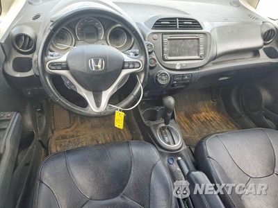Zdjęcie 8 z 12 samochodu: 2013 HONDA FIT SPORT VIN:JHMGE8H6XDC038328 - miniatura