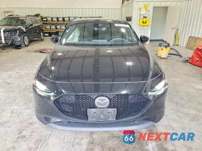 Piąte zdjęcie samochodu w środku: 2021 MAZDA 3 VIN:JM1BPBJYXM1403486 - miniatura
