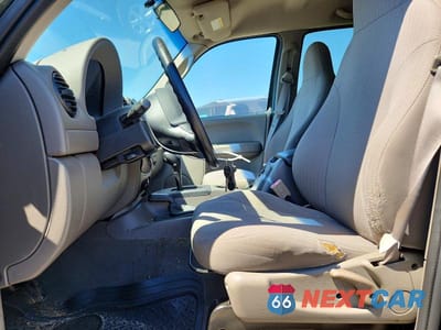 Zdjęcie 7 z 13 samochodu: 2003 JEEP LIBERTY SPORT VIN:1J4GL48K23W554865 - miniatura