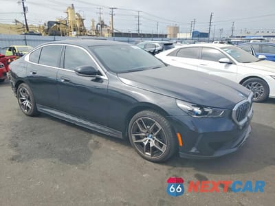Czwarte zdjęcie samochodu z boku: 2024 BMW I5 EDRIVE 40 VIN:WBY33FK01RCR36255 - miniatura