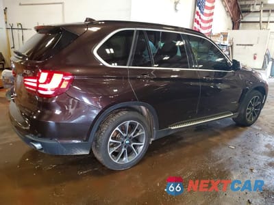 Trzecie zdjęcie samochodu z tyłu: 2016 BMW X5 XDRIVE35I VIN:5UXKR0C55G0P19940 - miniatura