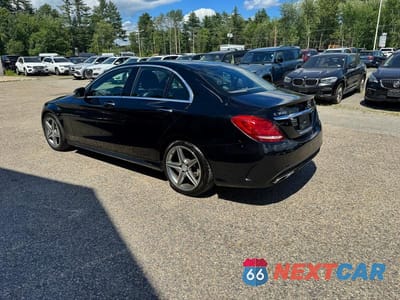 Trzecie zdjęcie samochodu z tyłu: 2015 MERCEDES-BENZ C 300 4MATIC VIN:55SWF4KB4FU052464 - miniatura