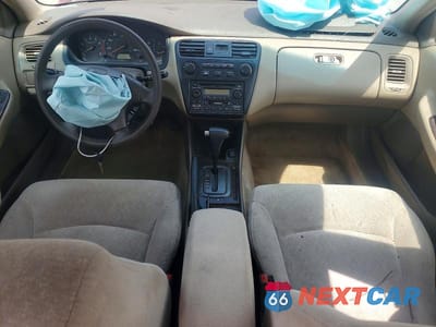 Zdjęcie 8 z 12 samochodu: 2002 HONDA ACCORD SE VIN:JHMCG567X2C021125 - miniatura