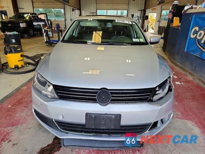 Piąte zdjęcie samochodu w środku: 2014 VOLKSWAGEN JETTA SE VIN:3VWB17AJ8EM376081 - miniatura