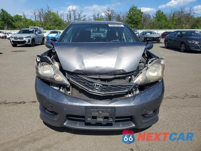 Piąte zdjęcie samochodu w środku: 2013 HONDA FIT SPORT VIN:JHMGE8H52DC074828 - miniatura