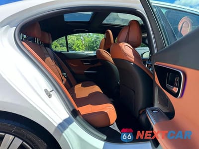 Zdjęcie 9 z 10 samochodu: 2025 MERCEDES-BENZ C 300 4MATIC VIN:W1KAF4HB5SR283368 - miniatura
