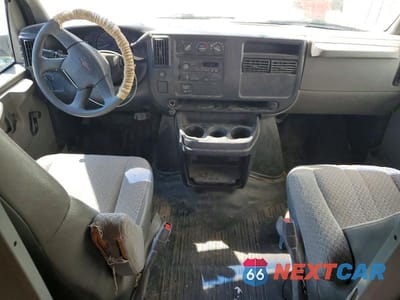 Zdjęcie 8 z 12 samochodu: 2003 CHEVROLET EXPRESS G2500 VIN:1GCGG29U131122554 - miniatura
