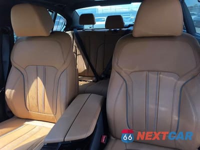Zdjęcie 10 z 15 samochodu: 2023 BMW M550XI VIN:WBA13BK08PCN47429 - miniatura
