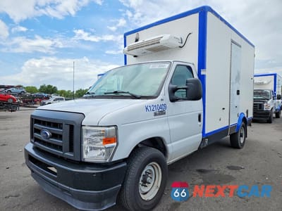 2023 FORD E350 REFRIGERATED BOX TRUCK 1FDWE3FK9PDD08479 - główne zdjęcie licytacji z USA - miniatura