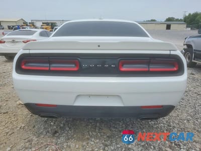 Zdjęcie 6 z 12 samochodu: 2018 DODGE CHALLENGER SXT VIN:2C3CDZAG9JH199357 - miniatura