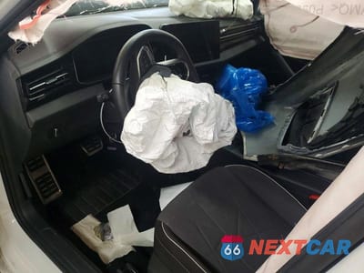 Zdjęcie 8 z 12 samochodu: 2025 VOLKSWAGEN JETTA SPORT VIN:3VWBX7BU8SM005862 - miniatura
