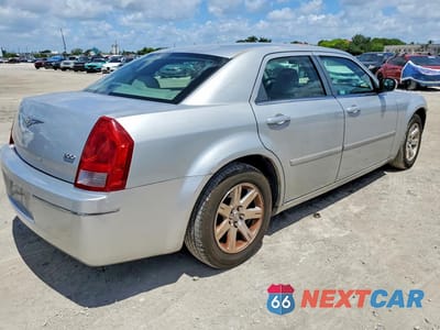 Trzecie zdjęcie samochodu z tyłu: 2007 CHRYSLER 300 TOURING VIN:2C3KA53G47H632652 - miniatura