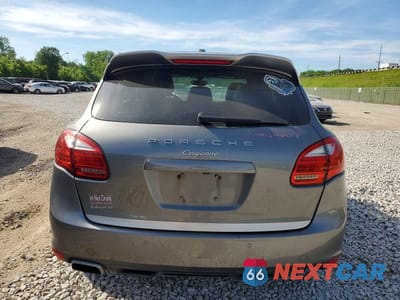 Zdjęcie 6 z 13 samochodu: 2014 PORSCHE CAYENNE BASE VIN:WP1AA2A27ELA94704 - miniatura