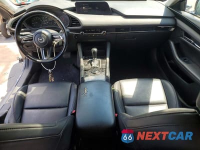 Zdjęcie 8 z 13 samochodu: 2019 MAZDA 3 SELECT VIN:JM1BPBAM3K1120857 - miniatura