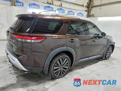 Trzecie zdjęcie samochodu z tyłu: 2022 NISSAN PATHFINDER SL VIN:5N1DR3CB7NC234529 - miniatura