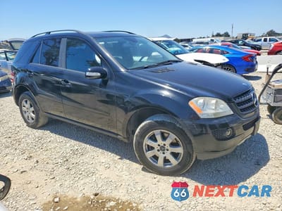 Czwarte zdjęcie samochodu z boku: 2006 MERCEDES-BENZ ML 350 VIN:4JGBB86E46A092118 - miniatura