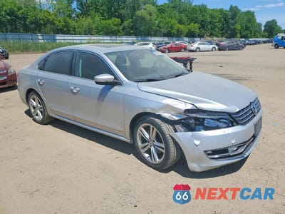 Czwarte zdjęcie samochodu z boku: 2014 VOLKSWAGEN PASSAT SEL VIN:1VWCS7A31EC078394 - miniatura