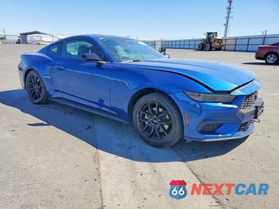 Czwarte zdjęcie samochodu z boku: 2024 FORD MUSTANG VIN:1FA6P8TH3R5116580 - miniatura