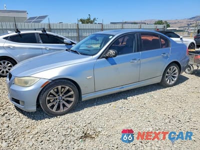 2011 BMW 328 I SULEV WBAPH5C56BA441945 - główne zdjęcie licytacji z USA - miniatura