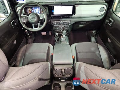 Zdjęcie 8 z 13 samochodu: 2026 JEEP WRANGLER SAHARA VIN:1C4PJXEN5TW235083 - miniatura