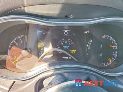 Zdjęcie 9 z 13 samochodu: 2019 JEEP GRAND CHEROKEE LAREDO VIN:1C4RJFAG6KC606844 - miniatura