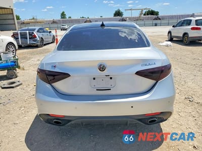 Zdjęcie 6 z 12 samochodu: 2017 ALFA ROMEO GIULIA TI Q4 VIN:ZARFAEEN4H7554496 - miniatura