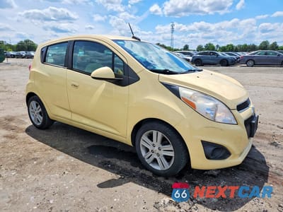 Czwarte zdjęcie samochodu z boku: 2015 CHEVROLET SPARK 1LT VIN:KL8CD6S94FC712057 - miniatura