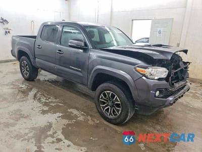 Czwarte zdjęcie samochodu z boku: 2020 TOYOTA TACOMA TRD SPORT VIN:3TMCZ5AN2LM341072 - miniatura