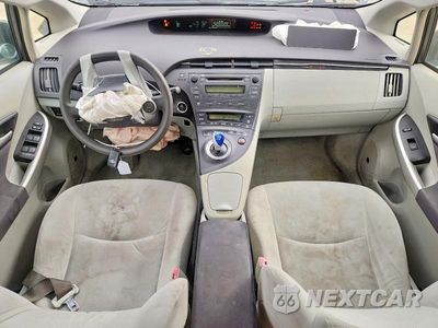 Zdjęcie 8 z 13 samochodu: 2011 TOYOTA PRIUS THREE VIN:JTDKN3DU8B1469228 - miniatura
