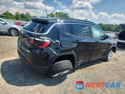 Trzecie zdjęcie samochodu z tyłu: 2024 JEEP COMPASS LATITUDE VIN:3C4NJDBN9RT119412 - miniatura
