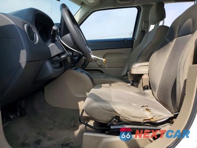 Zdjęcie 7 z 13 samochodu: 2011 JEEP PATRIOT SPORT VIN:1J4NT1GA0BD236073 - miniatura