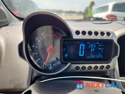 Zdjęcie 9 z 12 samochodu: 2012 CHEVROLET SONIC LT VIN:1G1JC5SH2C4108024 - miniatura
