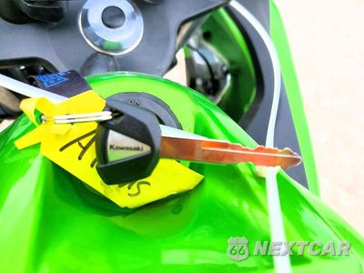 Zdjęcie 8 z 9 samochodu: 2014 KAWASAKI EX650 F VIN:JKAEXEF10EDA16405 - miniatura