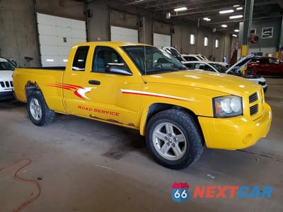 Czwarte zdjęcie samochodu z boku: 2007 DODGE DAKOTA SLT VIN:1D7HE42K77S248258 - miniatura