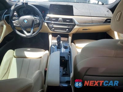 Zdjęcie 8 z 12 samochodu: 2018 BMW 530E VIN:WBAJA9C57JB033206 - miniatura