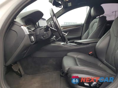 Zdjęcie 7 z 12 samochodu: 2021 BMW 530 I VIN:WBA53BH0XMCF69844 - miniatura