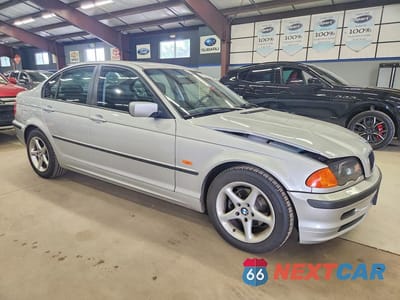 Czwarte zdjęcie samochodu z boku: 1999 BMW 323 I VIN:WBAAM3333XKC61458 - miniatura