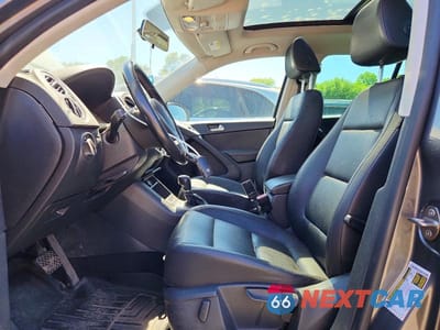 Zdjęcie 7 z 13 samochodu: 2012 VOLKSWAGEN TIGUAN S VIN:WVGBV7AX1CW005705 - miniatura