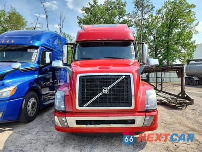 Zdjęcie 9 z 10 samochodu: 2018 VOLVO VNL SEMI TRUCK VIN:4V4NC9EH7JN887881 - miniatura