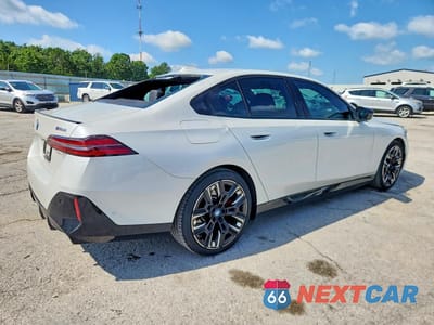 Trzecie zdjęcie samochodu z tyłu: 2024 BMW I5 M60 VIN:WBY43FK0XRCR75222 - miniatura