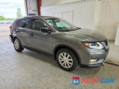 Czwarte zdjęcie samochodu z boku: 2018 NISSAN ROGUE S VIN:KNMAT2MV6JP543116 - miniatura
