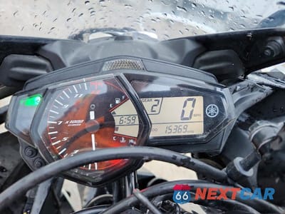 Zdjęcie 7 z 9 samochodu: 2015 YAMAHA YZFR3 VIN:MH3RH06Y1FK009138 - miniatura