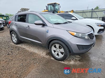 Czwarte zdjęcie samochodu z boku: 2011 KIA SPORTAGE LX VIN:KNDPBCA23B7099885 - miniatura