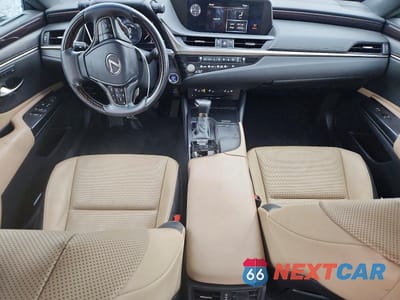 Zdjęcie 8 z 12 samochodu: 2021 LEXUS ES 300H VIN:58ADA1C19MU004060 - miniatura