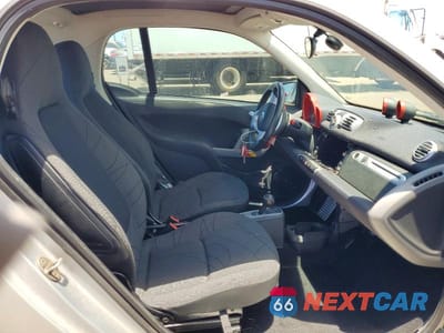 Zdjęcie 10 z 13 samochodu: 2013 SMART FORTWO VIN:WMEEJ3BA5DK683402 - miniatura